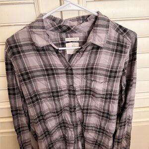 American Eagle Outfitters Black and Gray Plaid Shirt